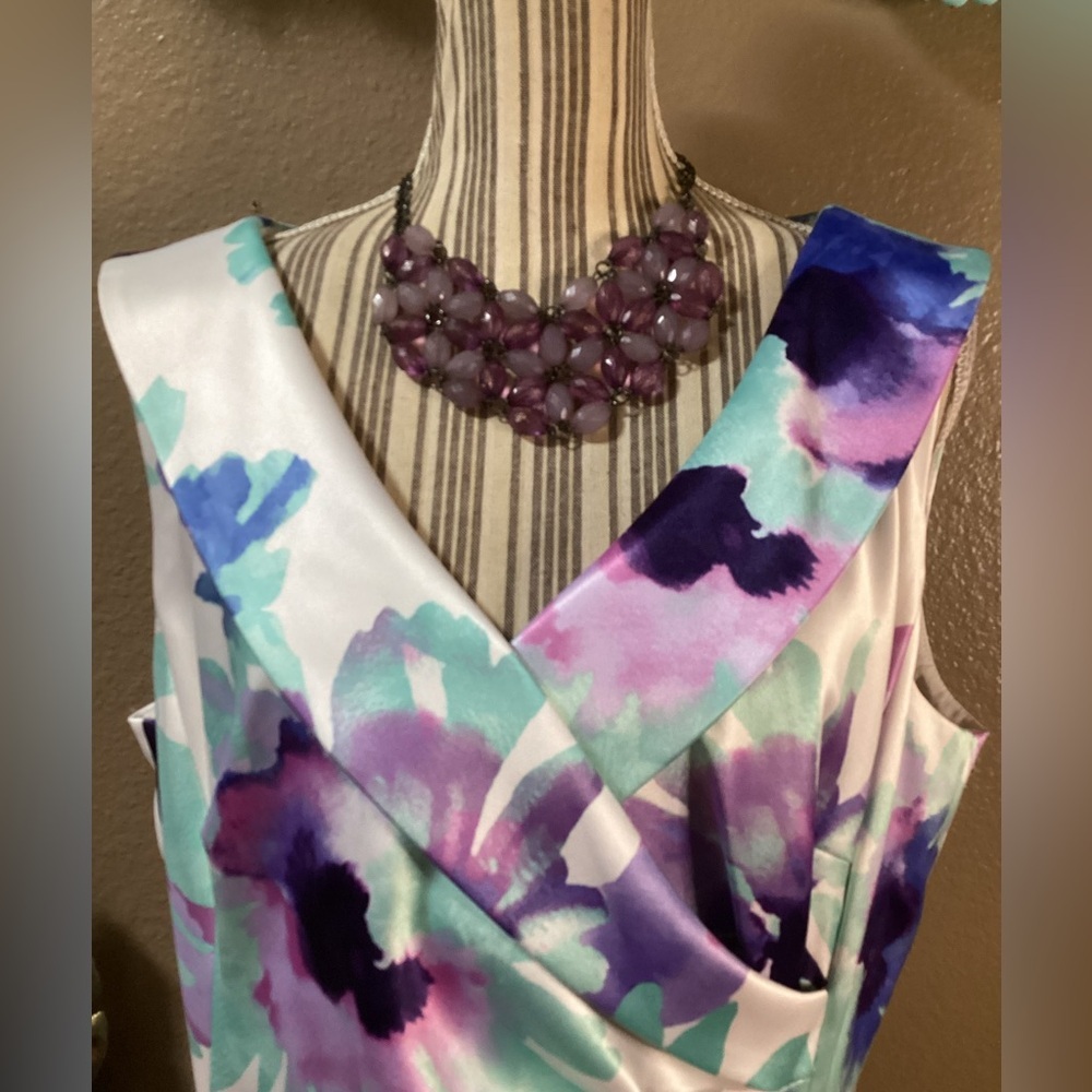 Tahari White and Green Patterned Dress - Picture 6 of 14